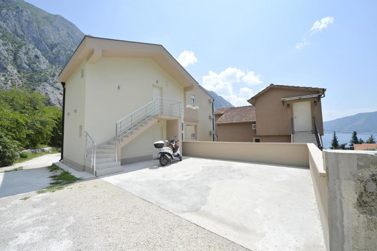 J & P Apartments Orahovac Kotor Exterior photo