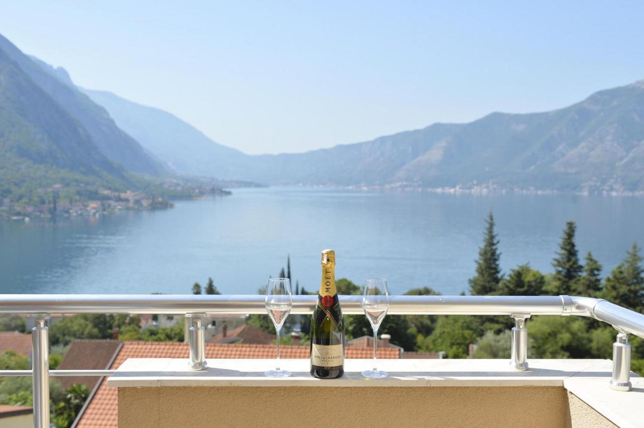 J & P Apartments Orahovac Kotor Exterior photo