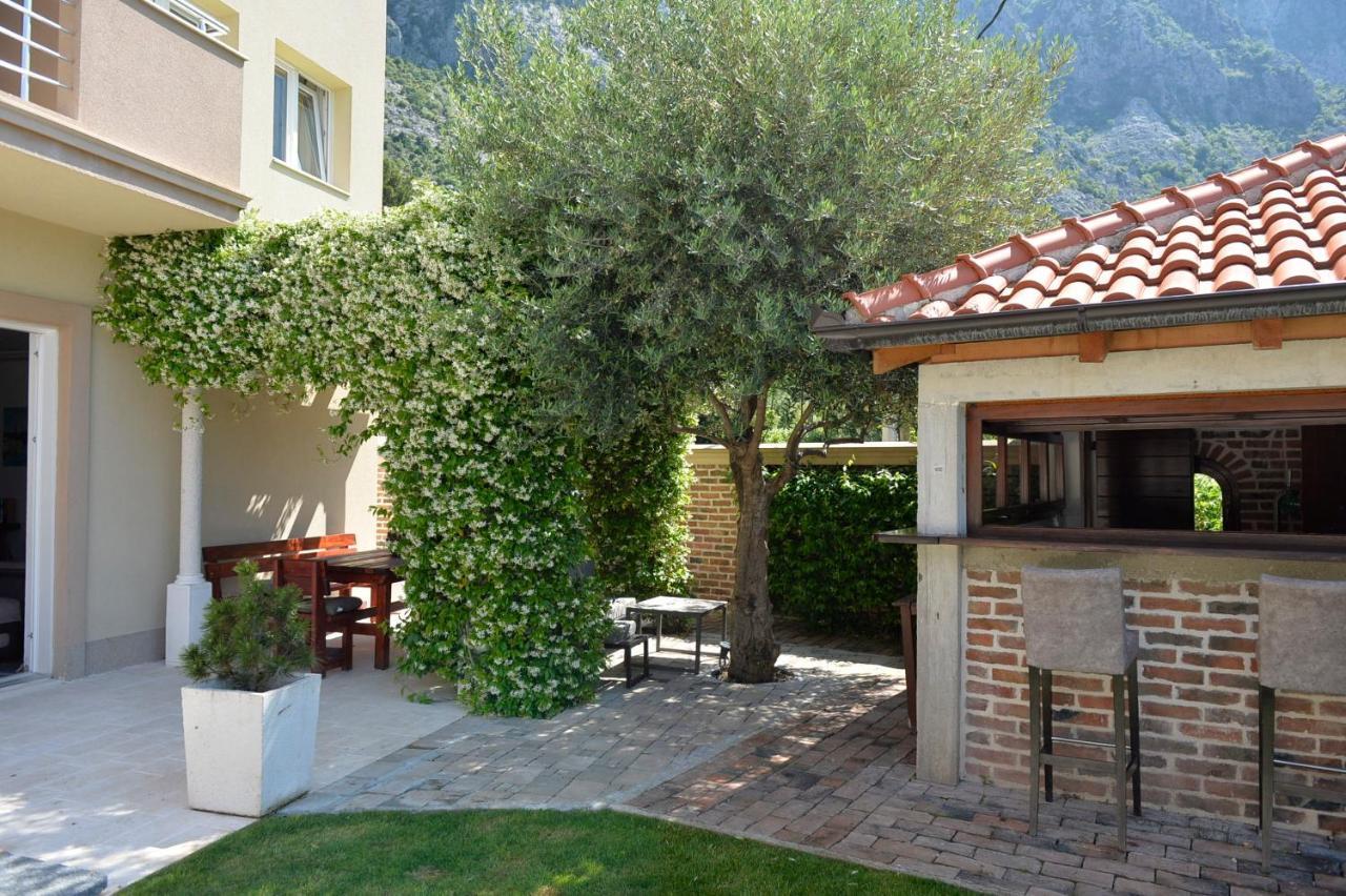 J & P Apartments Orahovac Kotor Exterior photo