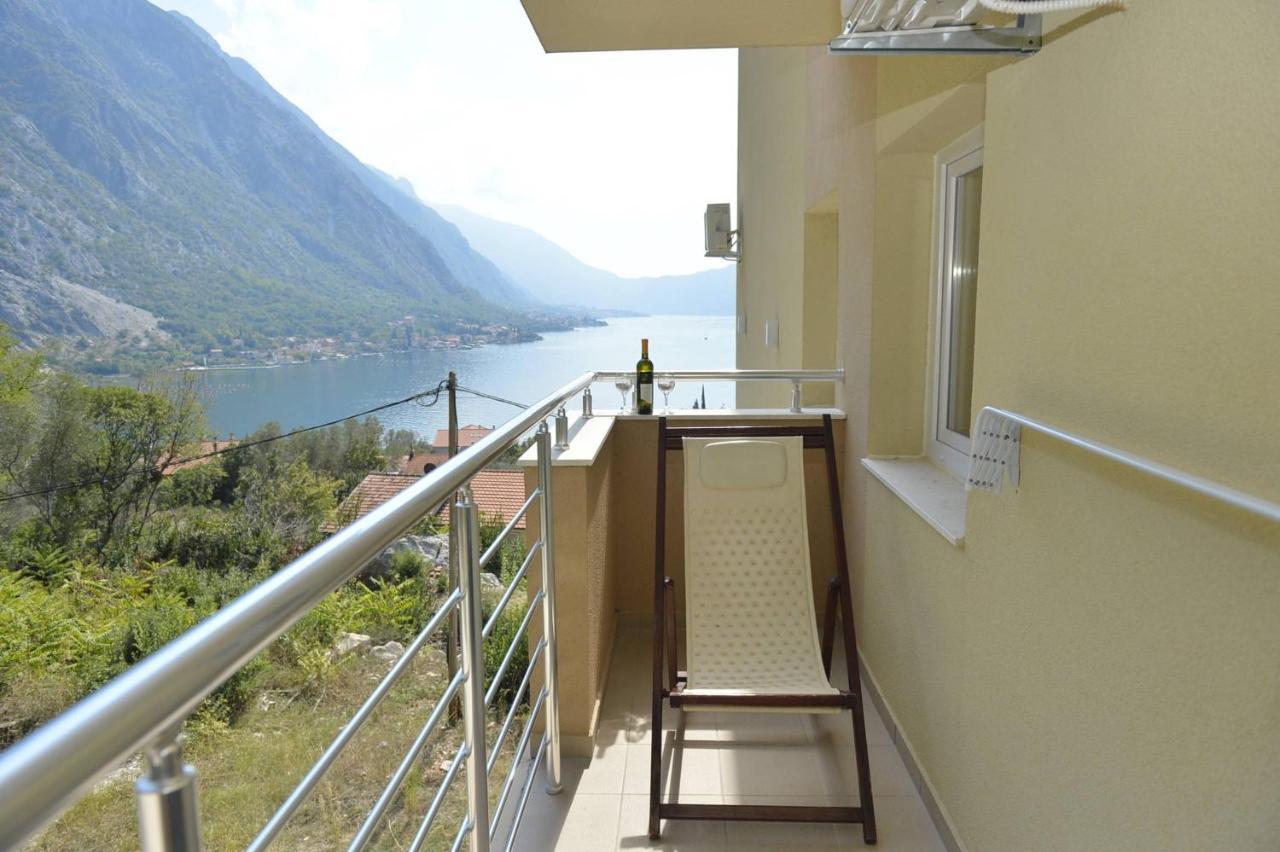 J & P Apartments Orahovac Kotor Exterior photo