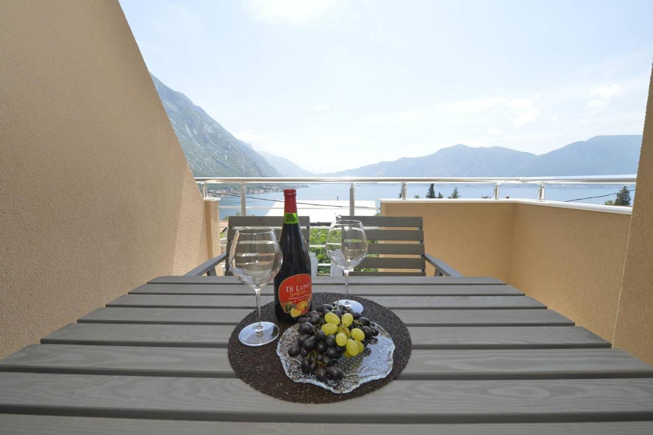 J & P Apartments Orahovac Kotor Exterior photo