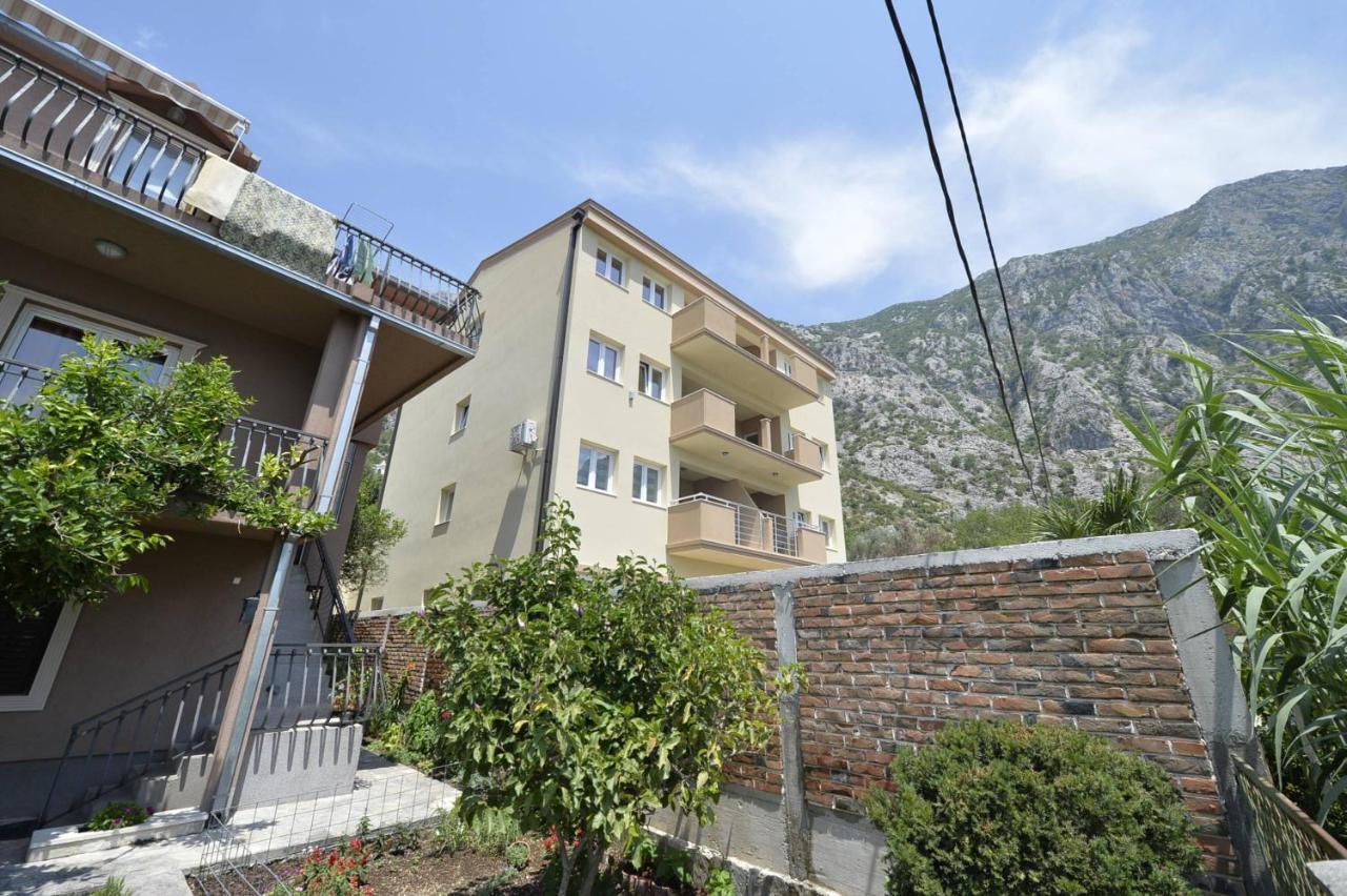 J & P Apartments Orahovac Kotor Exterior photo