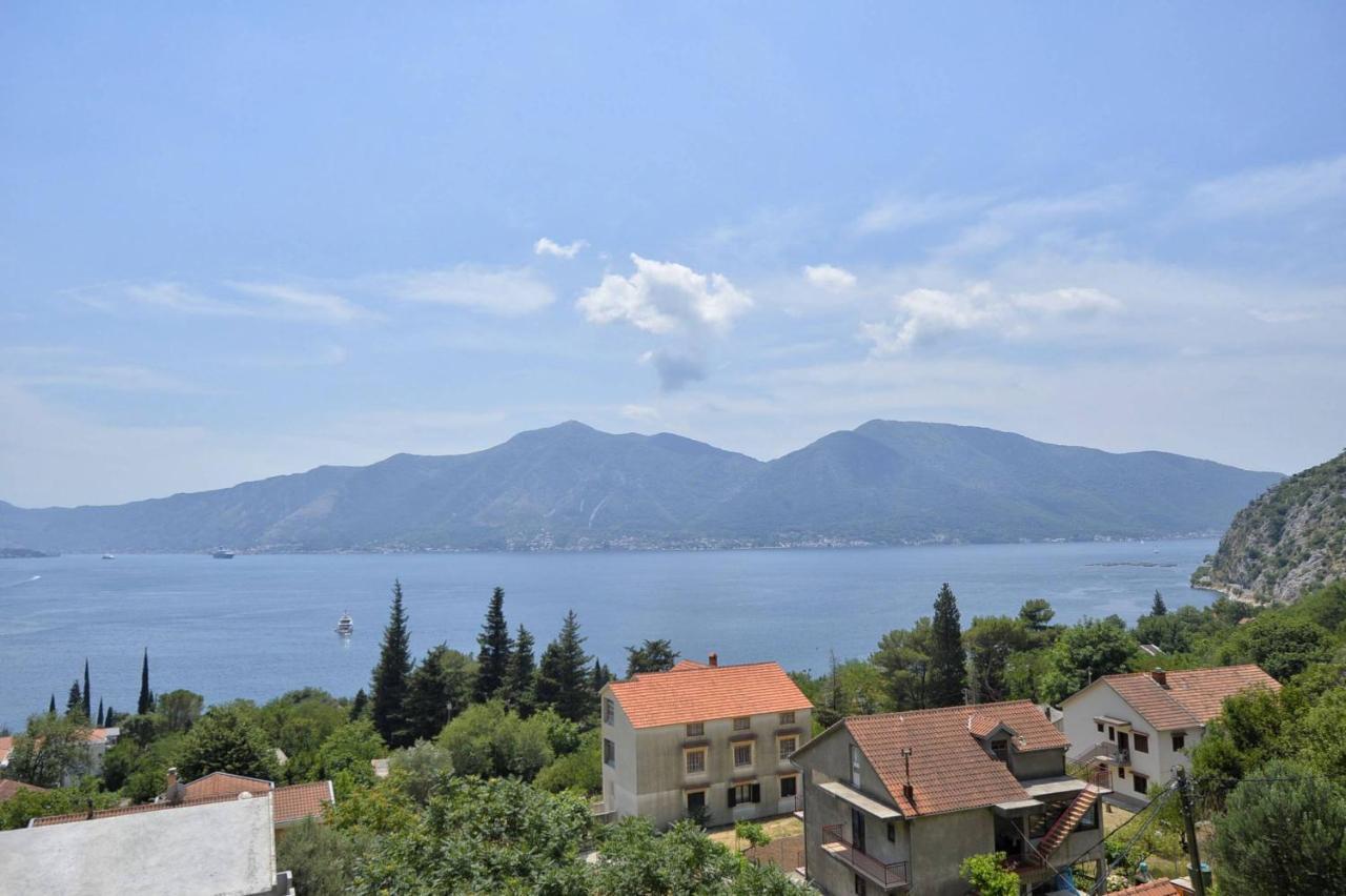 J & P Apartments Orahovac Kotor Exterior photo