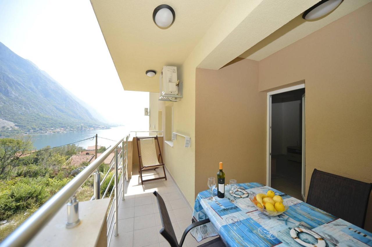J & P Apartments Orahovac Kotor Exterior photo