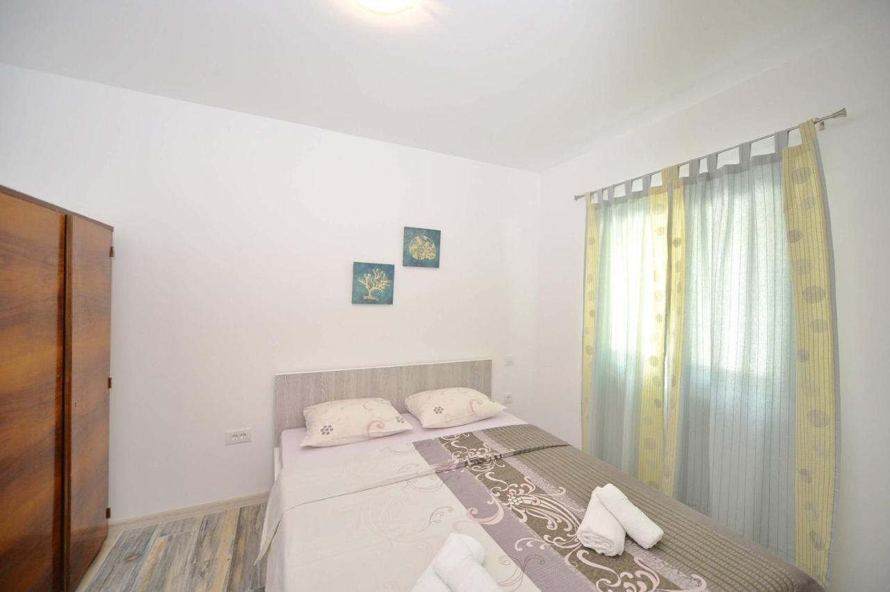 J & P Apartments Orahovac Kotor Exterior photo