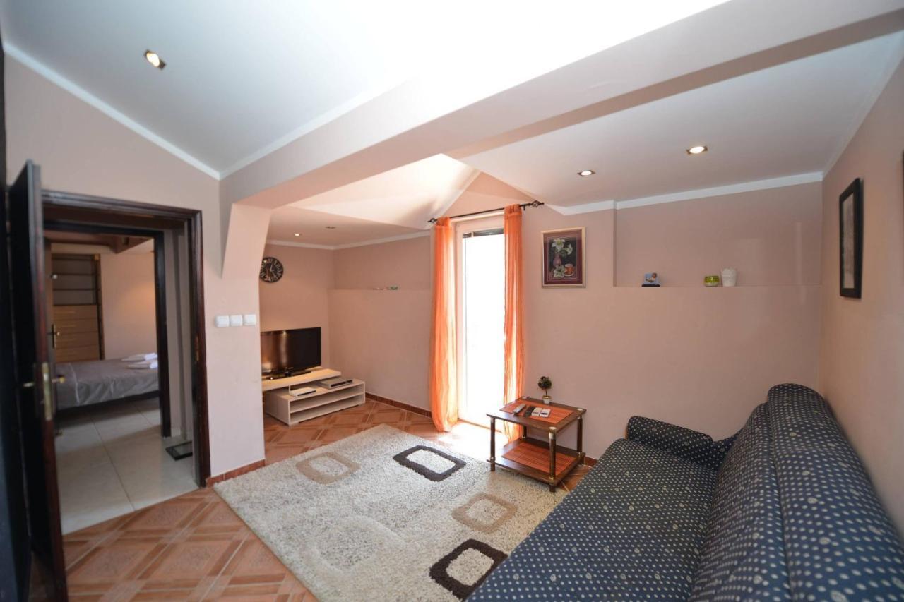 J & P Apartments Orahovac Kotor Exterior photo