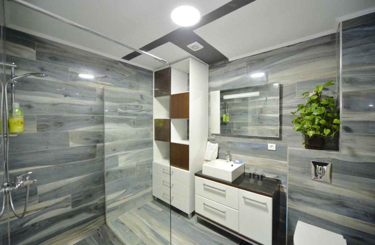 J & P Apartments Orahovac Kotor Exterior photo