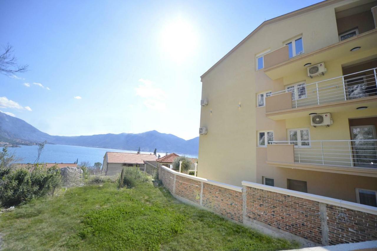 J & P Apartments Orahovac Kotor Exterior photo